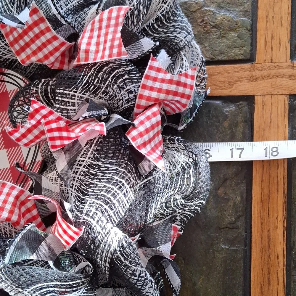 Red & Black Checkered Valentine's Day Wreath